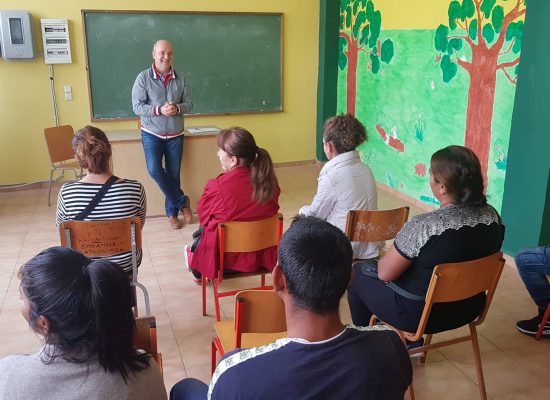 Ενημερωτική συνάντηση για την έναρξη του Σχολειού Δεύτερης ευκαιρίας στο Παράρτημα Ρομά του Κέντρου Κοινότητας του Δήμου