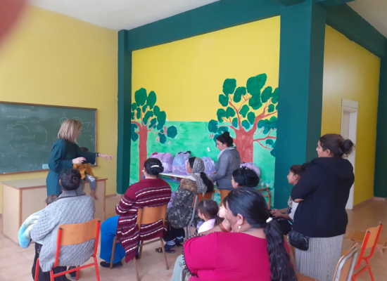 Δράση συμβουλευτικής σχολικής φοίτησης, εμβολιασμού ατομικής υγιεινής και διανομή ειδών παιδικού ρουχισμού στο Παράρτημα Ρομά Σοφάδων