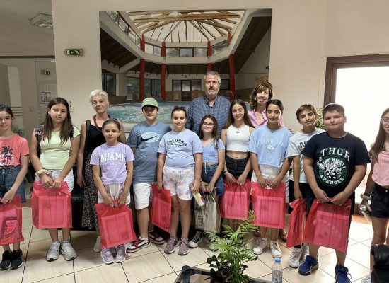 Υποδοχή Μαθητών του 2ου Δημοτικού Σχολείου Σοφάδων από τον Δήμαρχο Σοφάδων για τη διάκρισή τους στον Διαγωνισμό της Παιδικής Πινακοθήκης Ελλάδας