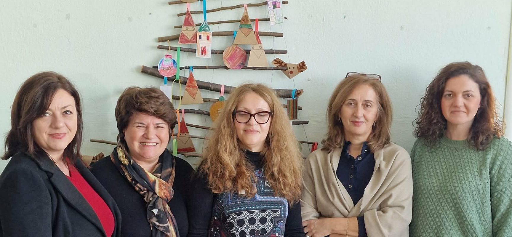 Χριστουγεννιάτικες καλλιτεχνικές εκδηλώσεις στο Παράρτημα Ρομά του Κέντρου Κοινότητας του Δήμου Σοφάδων