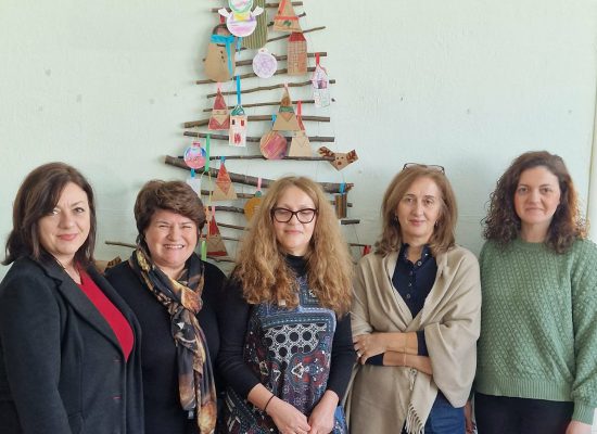 Χριστουγεννιάτικες καλλιτεχνικές εκδηλώσεις στο Παράρτημα Ρομά του Κέντρου Κοινότητας του Δήμου Σοφάδων