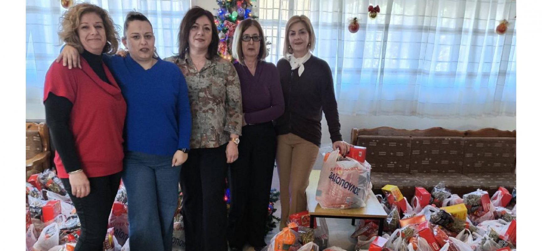 Χριστουγεννιάτικη διανομή τροφίμων από το Κοινωνικό Παντοπωλείο του Δήμου Σοφάδων