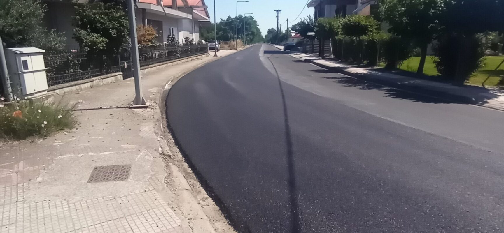 Ολοκληρώθηκε η ασφαλτόστρωση σε τμήματα των οδών Ανθέων και Κολοκοτρώνη στους Σοφάδες.